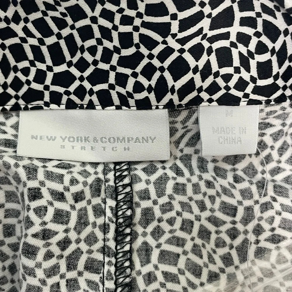 New York & Company Monochrome Patterned Button Down Shirt - Picture 5 of 7